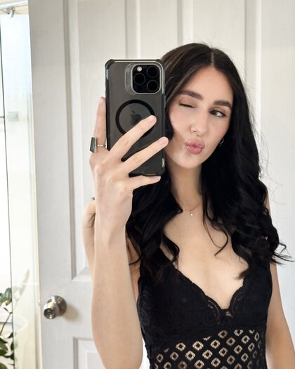 Ⓛⓔⓐⓚⓔⓓ - Emma J