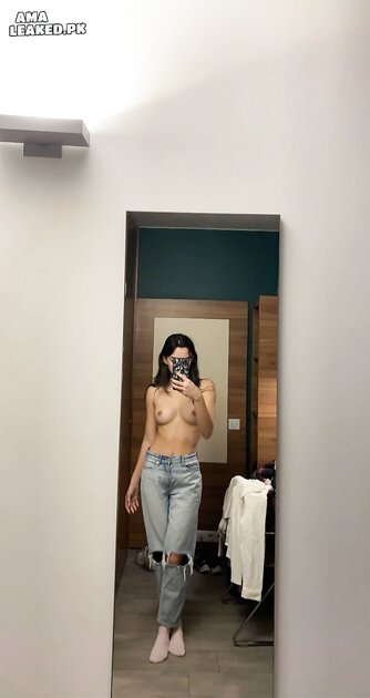 Ⓛⓔⓐⓚⓔⓓ - Keiana B