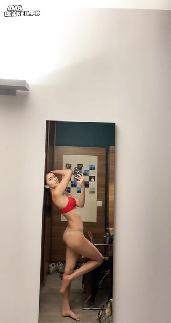 Ⓛⓔⓐⓚⓔⓓ - Keiana B