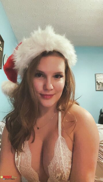 Ⓛⓔⓐⓚⓔⓓ - Olivia M