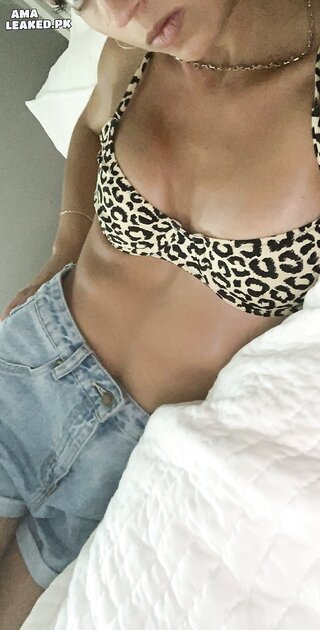 Ⓛⓔⓐⓚⓔⓓ - Rose H #2