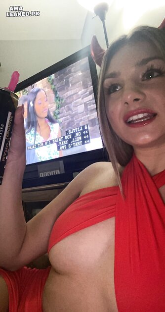 Ⓛⓔⓐⓚⓔⓓ - Olivia D
