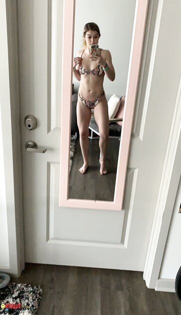 Ⓛⓔⓐⓚⓔⓓ - Alli N