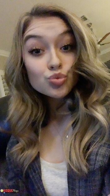 Ⓛⓔⓐⓚⓔⓓ - Alli N
