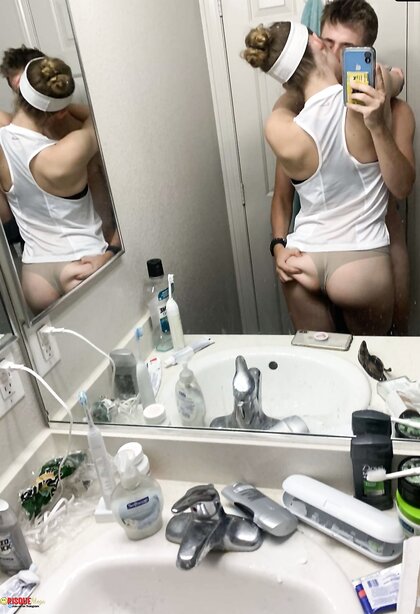 Ⓛⓔⓐⓚⓔⓓ - Alli N