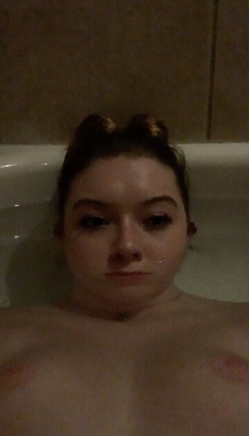 Ⓛⓔⓐⓚⓔⓓ - Alli N