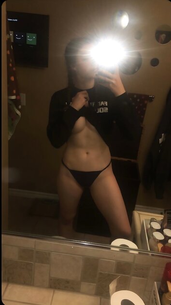 Ⓛⓔⓐⓚⓔⓓ - Alli N