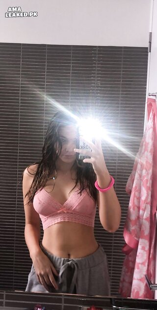 Ⓛⓔⓐⓚⓔⓓ - Sasha C