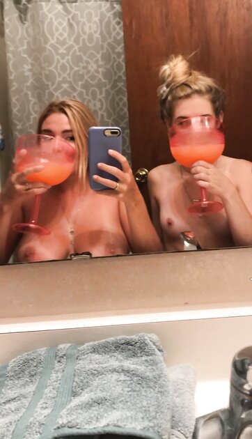 Ⓛⓔⓐⓚⓔⓓ - Nicole S