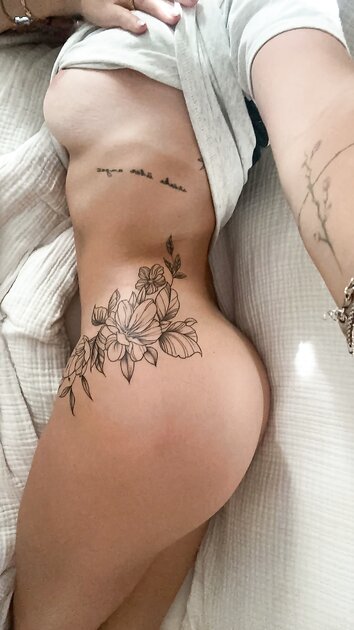 Ⓛⓔⓐⓚⓔⓓ - Nicole S