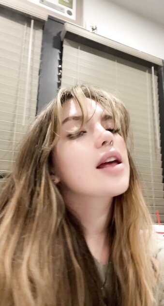 Ⓛⓔⓐⓚⓔⓓ - Taylor C