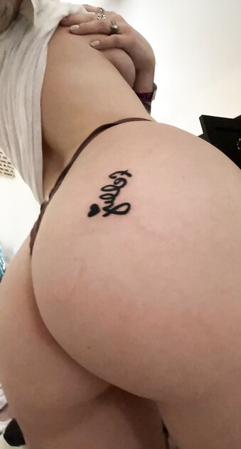 Ⓛⓔⓐⓚⓔⓓ - Taylor C