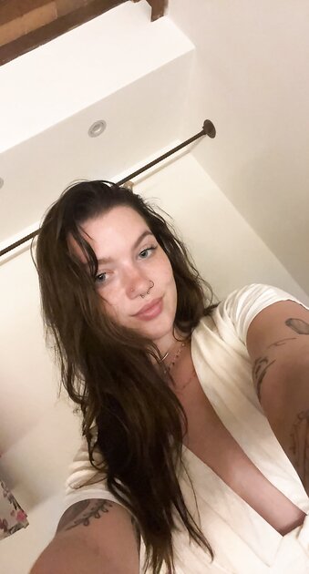 Ⓛⓔⓐⓚⓔⓓ - Taylor C