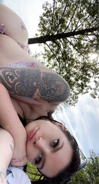 Ⓛⓔⓐⓚⓔⓓ - Taylor C