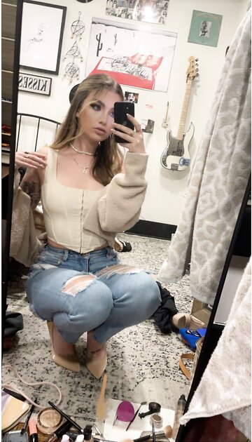 Ⓛⓔⓐⓚⓔⓓ - Taylor C