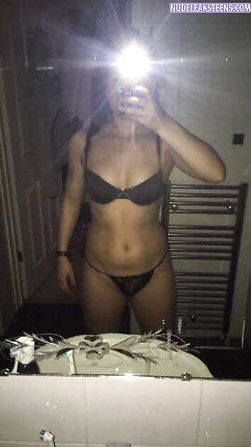 Ⓛⓔⓐⓚⓔⓓ - Erin R