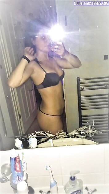 Ⓛⓔⓐⓚⓔⓓ - Erin R