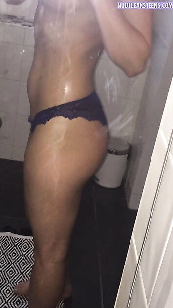 Ⓛⓔⓐⓚⓔⓓ - Erin R