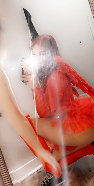 Ⓛⓔⓐⓚⓔⓓ - Grace C #2