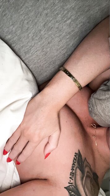Ⓛⓔⓐⓚⓔⓓ - Ashlyn