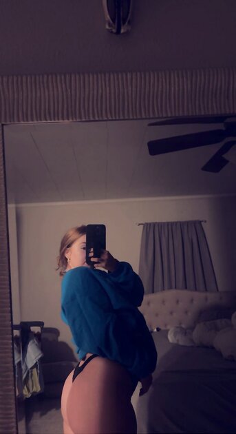 Ⓛⓔⓐⓚⓔⓓ - Ashlyn