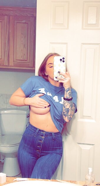 Ⓛⓔⓐⓚⓔⓓ - Ashlyn