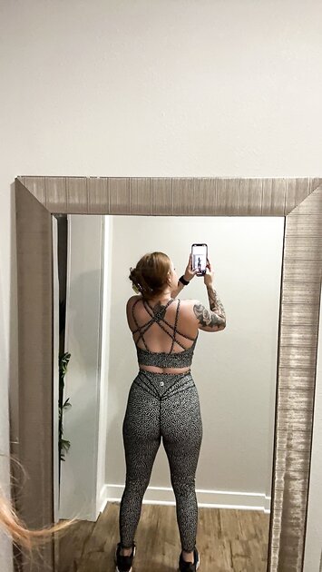 Ⓛⓔⓐⓚⓔⓓ - Ashlyn