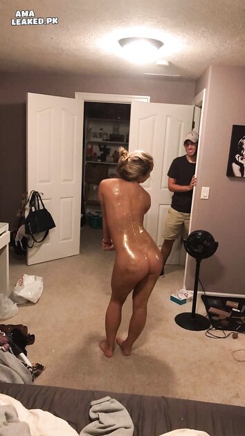 Ⓛⓔⓐⓚⓔⓓ - Olivia H #2