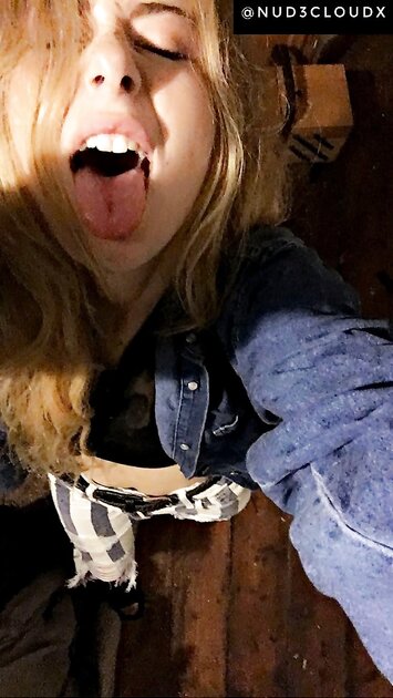 Ⓛⓔⓐⓚⓔⓓ - Madeline F