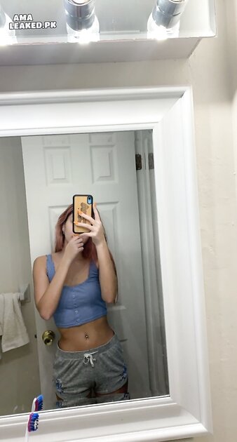 Ⓛⓔⓐⓚⓔⓓ - Maya L