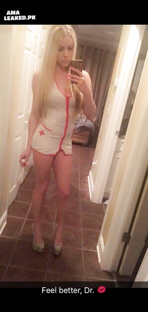 Ⓛⓔⓐⓚⓔⓓ - Kelly M