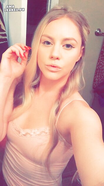 Ⓛⓔⓐⓚⓔⓓ - Kelly M