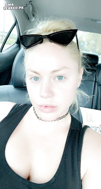 Ⓛⓔⓐⓚⓔⓓ - Kelly M