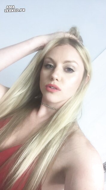 Ⓛⓔⓐⓚⓔⓓ - Kelly M