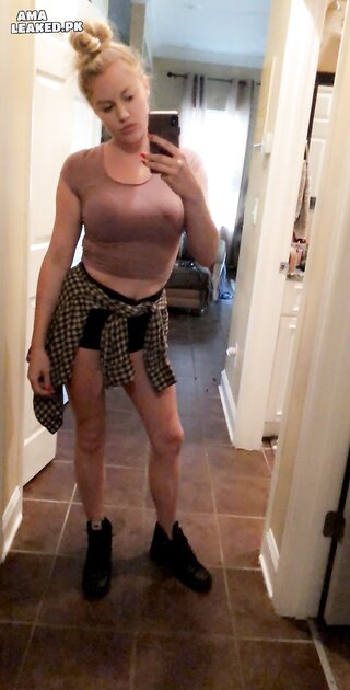 Ⓛⓔⓐⓚⓔⓓ - Kelly M