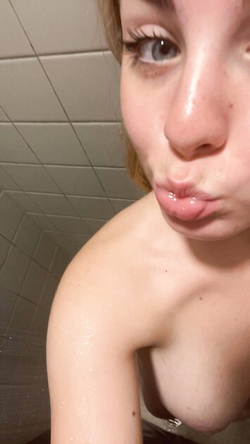 Ⓛⓔⓐⓚⓔⓓ - Emma S