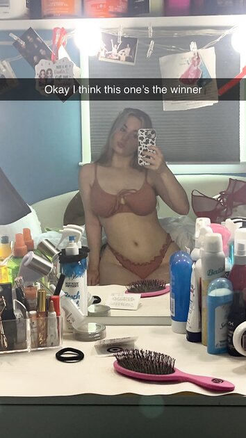 Ⓛⓔⓐⓚⓔⓓ - Emma S