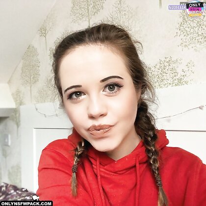 Ⓛⓔⓐⓚⓔⓓ - Gemma C