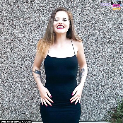 Ⓛⓔⓐⓚⓔⓓ - Gemma C