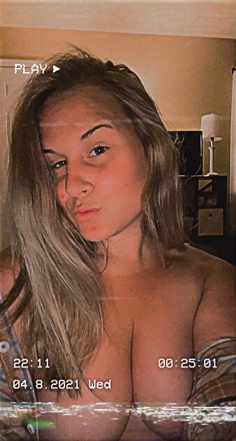 Ⓛⓔⓐⓚⓔⓓ - Maci B