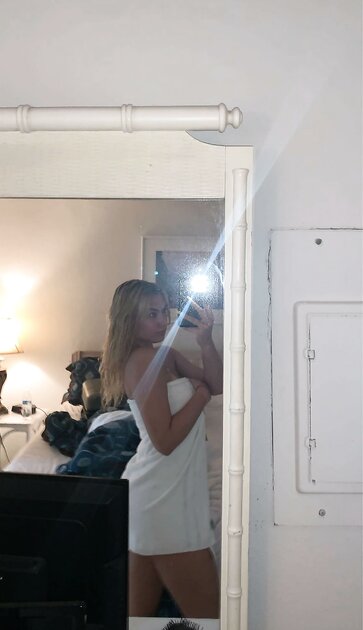 Ⓛⓔⓐⓚⓔⓓ - Haleigh F