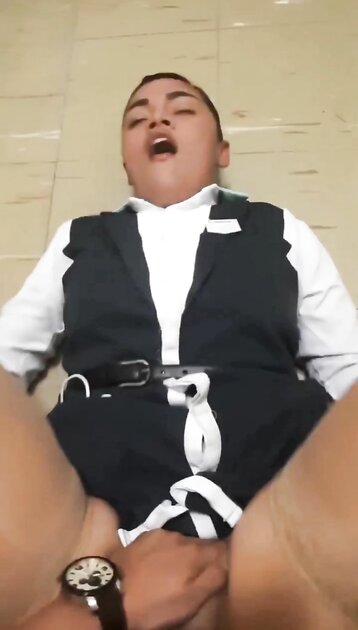 Se cogió a la mesera de una fiesta ????