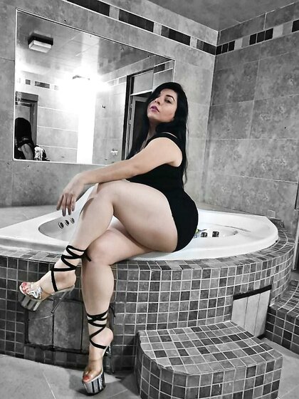 Alexa milf Escort casada bien puta