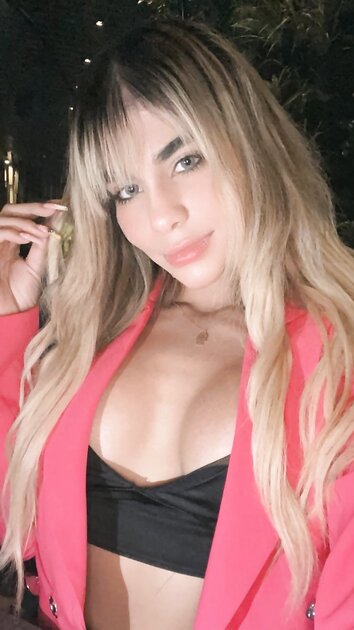 Anitta Bellucci Pelada