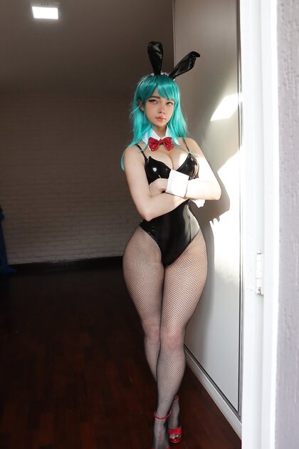 Me1adinha Nua Cosplay