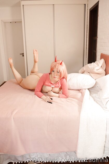 Me1adinha Nua Cosplay