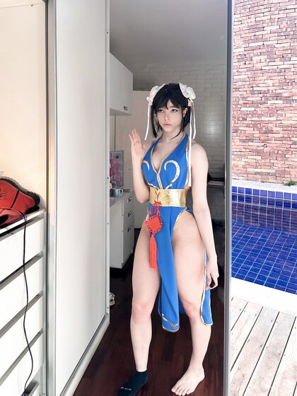 Me1adinha Nua Cosplay