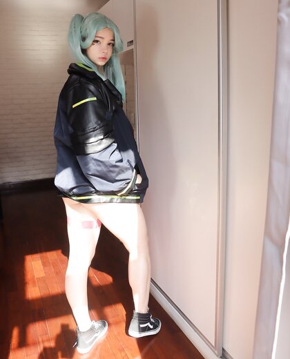 Me1adinha Nua Cosplay