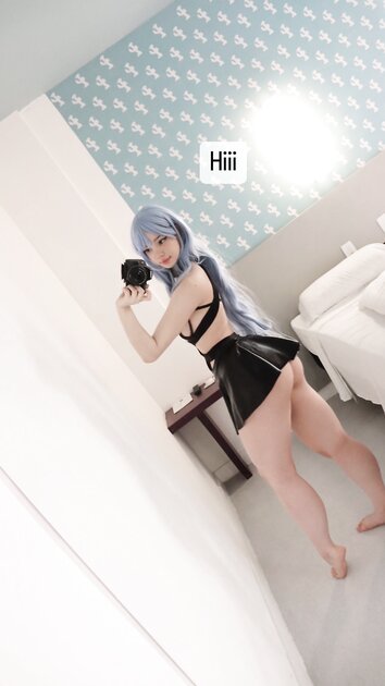 Me1adinha Nua Cosplay