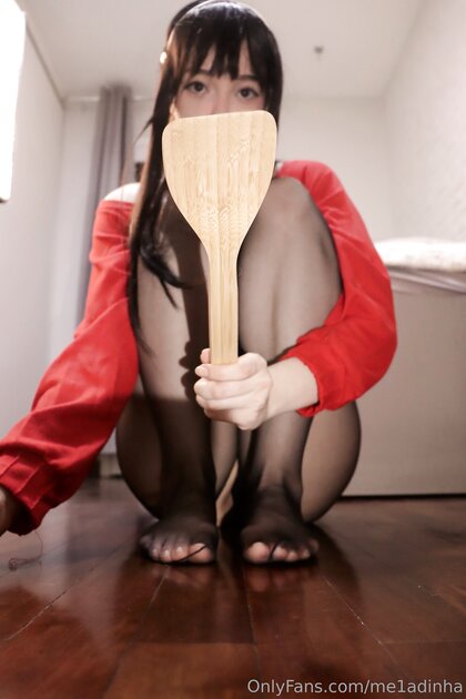 Me1adinha Nua Cosplay